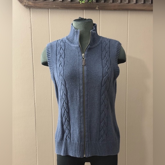 Pendleton • Full Zip Cable Knit Sweater Vest - Picture 10 of 12